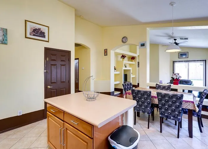 Holiday home Families W/ Pet Welcome! 7 Mi To Chase Field *